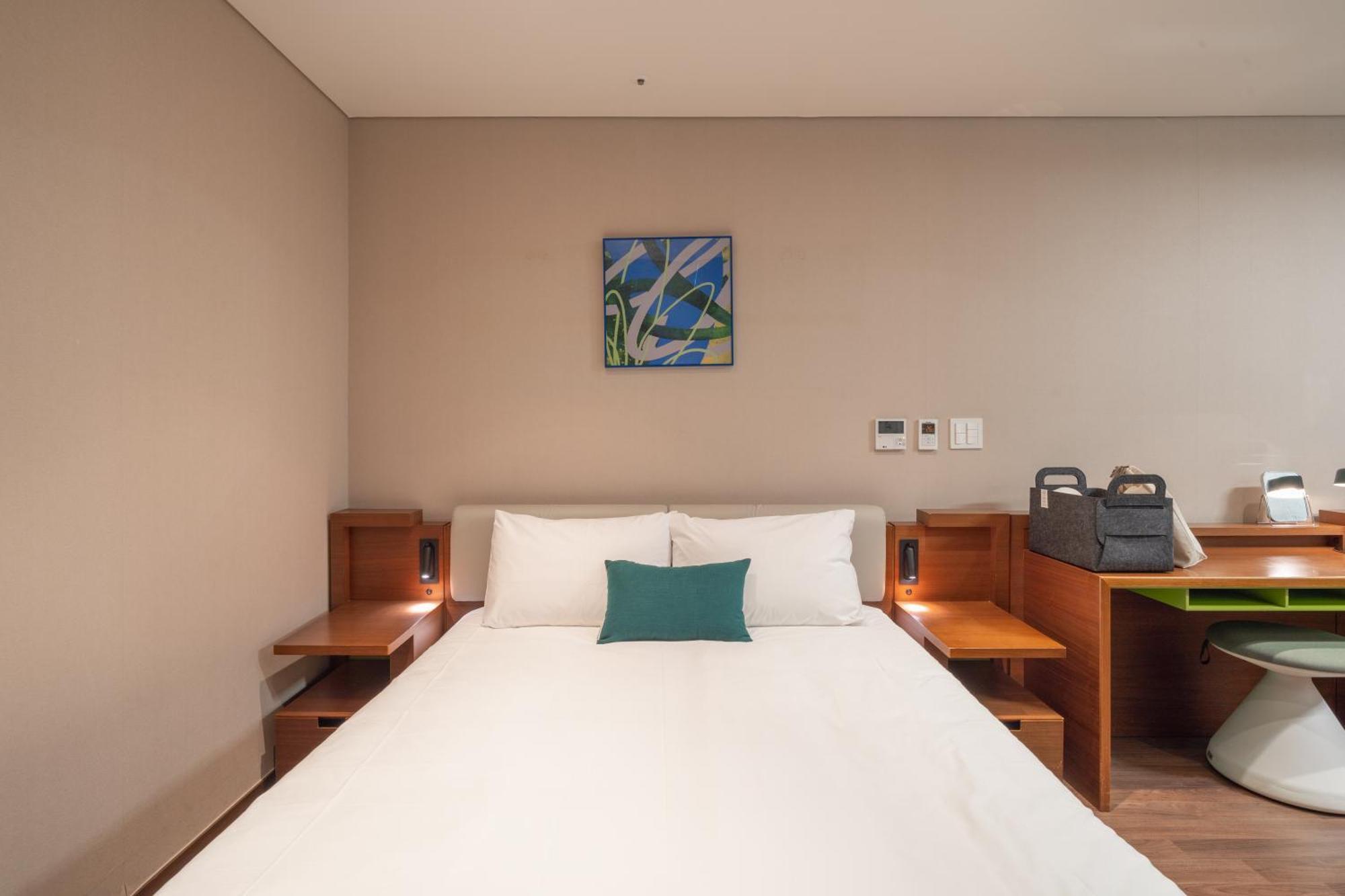 Urbanstay Haeundae Station Busan Bagian luar foto