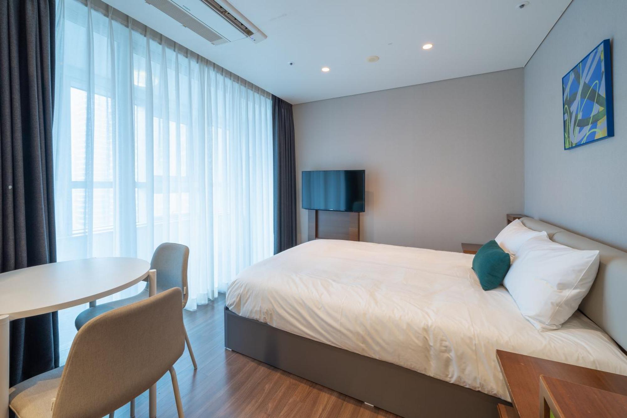 Urbanstay Haeundae Station Busan Bagian luar foto