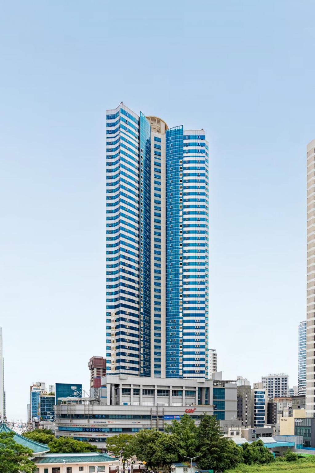Urbanstay Haeundae Station Busan Bagian luar foto